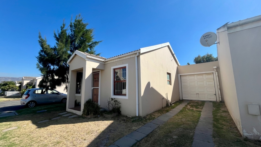 2 Bedroom Property for Sale in Guldenland Western Cape